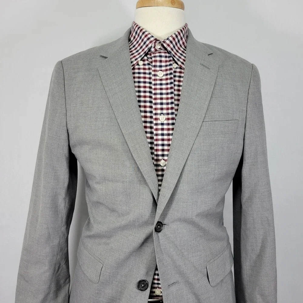Banana Republic Men's Sport Coat Blazer Two Button Gray Poly Blend Size‎ 40R